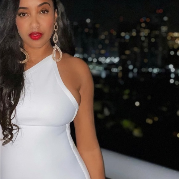 White bandage dress / fitted body con ✨✨✨✨ - Picture 3 of 6